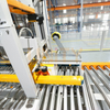 Automatische Kartonverschlie&szlig;maschine mit Klebeband