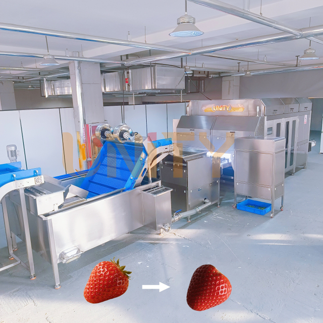 Robot enti&egrave;rement automatique d'&eacute;limination des calices et des feuilles de fraises