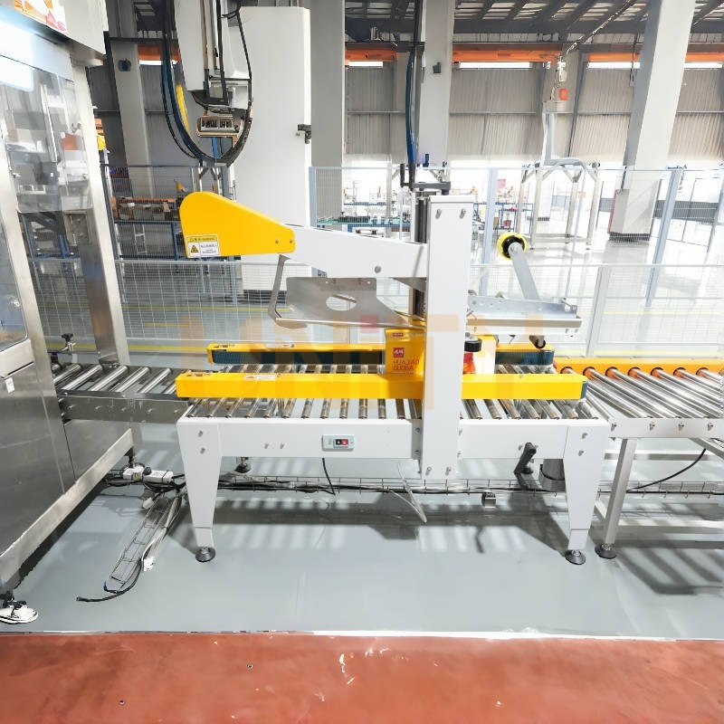 Automatische Kartonverschlie&szlig;maschine mit Klebeband